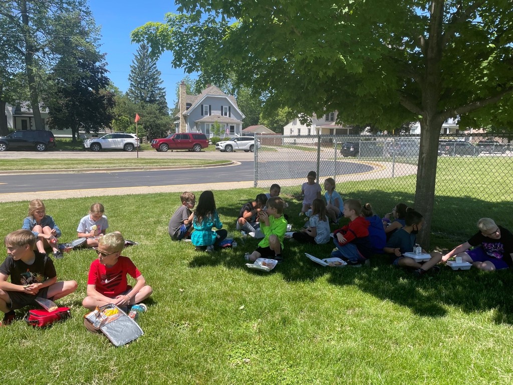 Students eating lunch outdoors