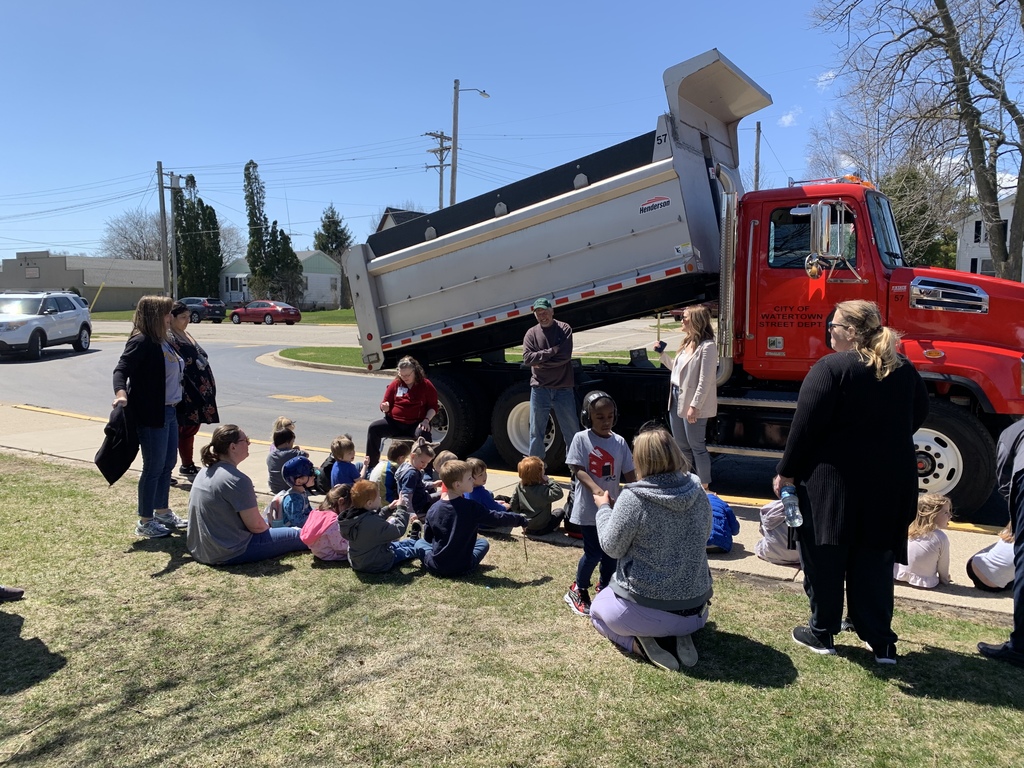 children learning about trucks