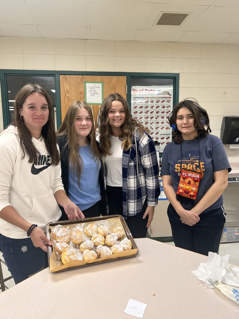 Students with creampuffs